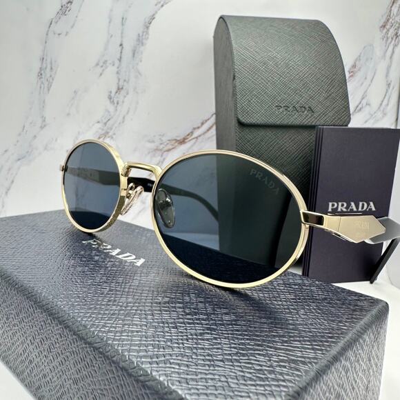 New PRADA Sunglasses - Picture 9 of 16